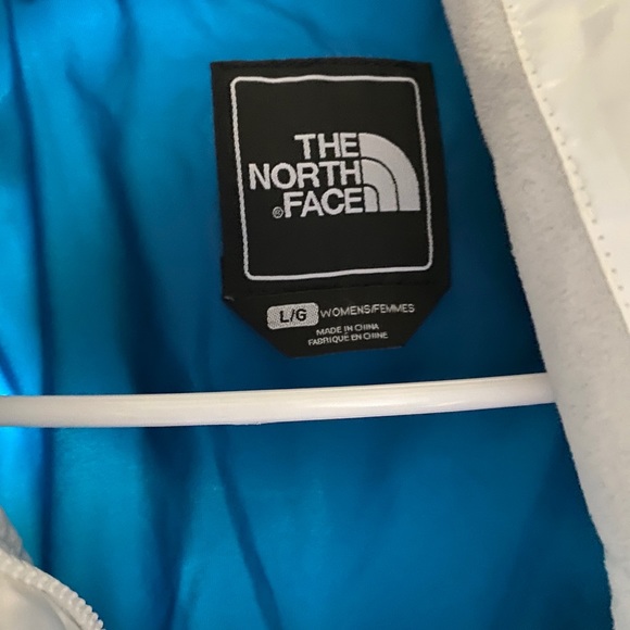 WHITE 550 NORTH FACE PUFFY COAT - Picture 2 of 4